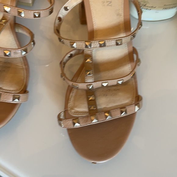 Studded heels - Picture 4 of 5